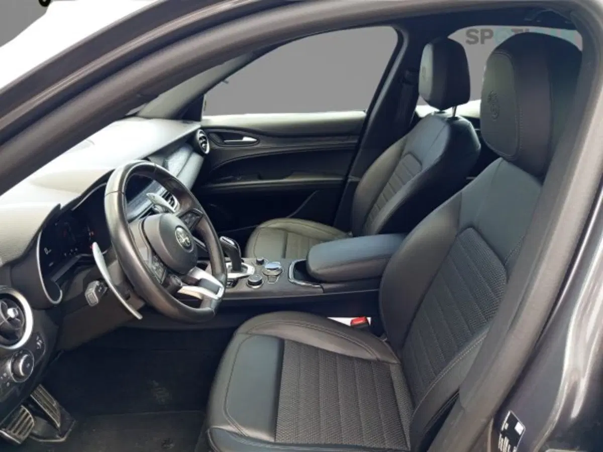 Alfa Romeo Stelvio usata a Frosinone (9)